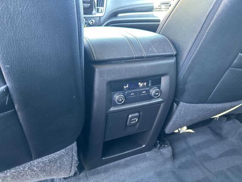 Used 2021 Chevrolet Traverse LS image 20