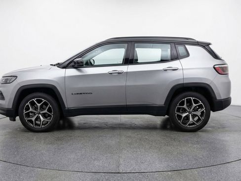 Used 2025 Jeep Compass Limited image 5