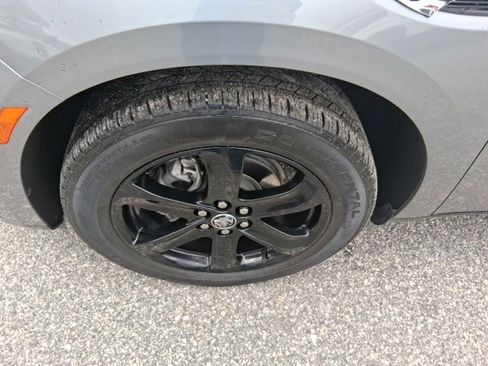 Certified 2023 Buick Enclave Essence w/ Sport Touring Edition image 5