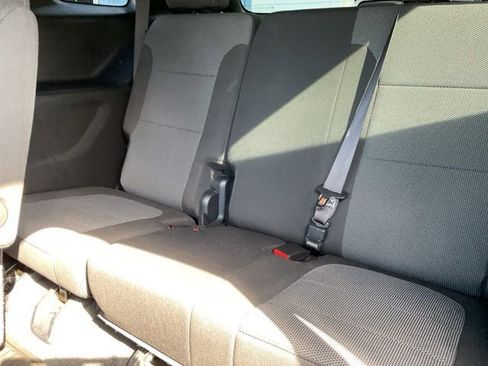 Used 2023 Chevrolet Traverse LT FWD image 20