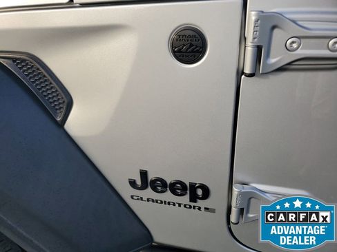 Used 2023 Jeep Gladiator Sport image 41