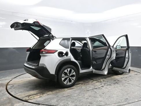 Used 2023 Nissan Rogue SV image 37