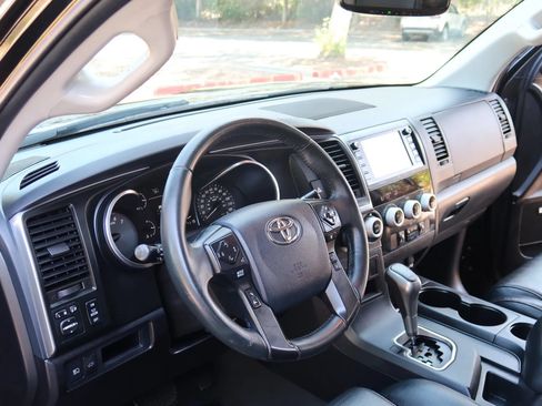 Used 2020 Toyota Sequoia TRD Pro AWD/4WD image 23