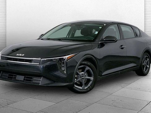 Used 2025 Kia K4 FWD image 12