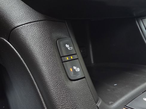 Used 2019 GMC Acadia SLE image 24