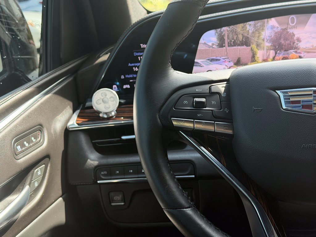 Used 2023 Cadillac Escalade Premium Luxury AWD/4WD image 12