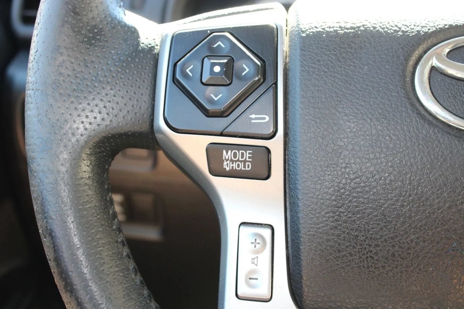 Used 2018 Toyota 4Runner SR5 Premium AWD/4WD image 32