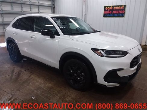 Used 2023 Honda HR-V Sport image 4