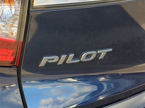 Used 2020 Honda Pilot Touring image 12