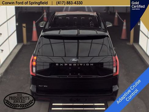 Used 2025 Ford Expedition Active AWD/4WD image 6