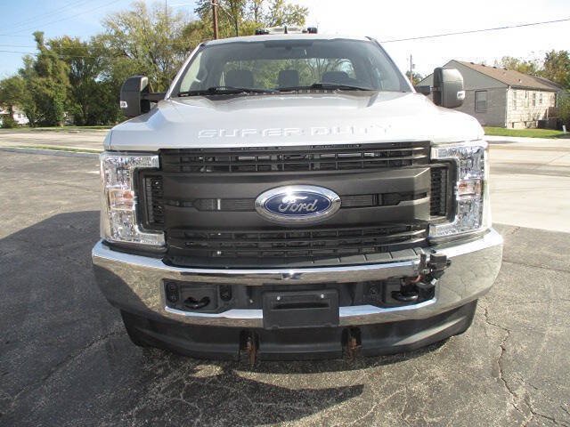 Used 2017 Ford F250 XL w/ Power Equipment Group AWD/4WD image 6