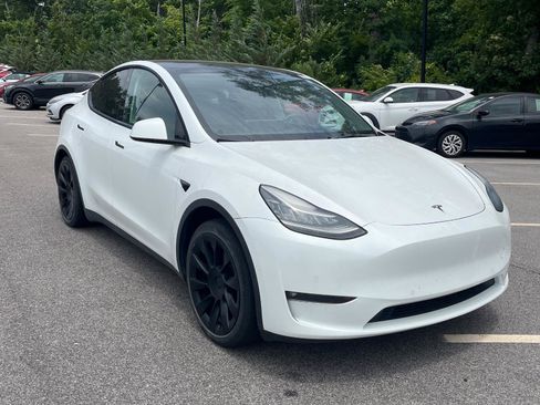 Used 2021 Tesla Model Y 2WD image 2