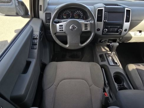 Used 2019 Nissan Frontier SV image 19