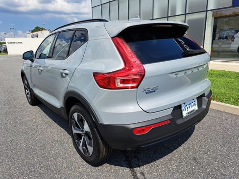 New 2026 Volvo XC40 B5 Plus w/ Protection Package Premier image 4