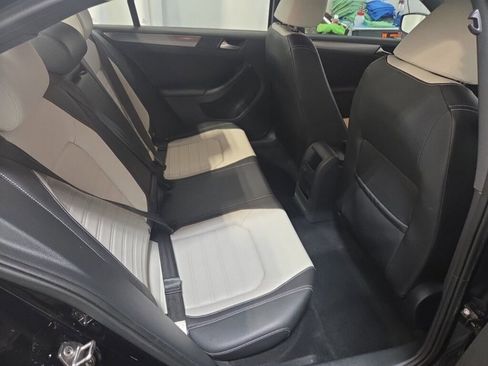 Used 2016 Volkswagen Jetta Sport image 13