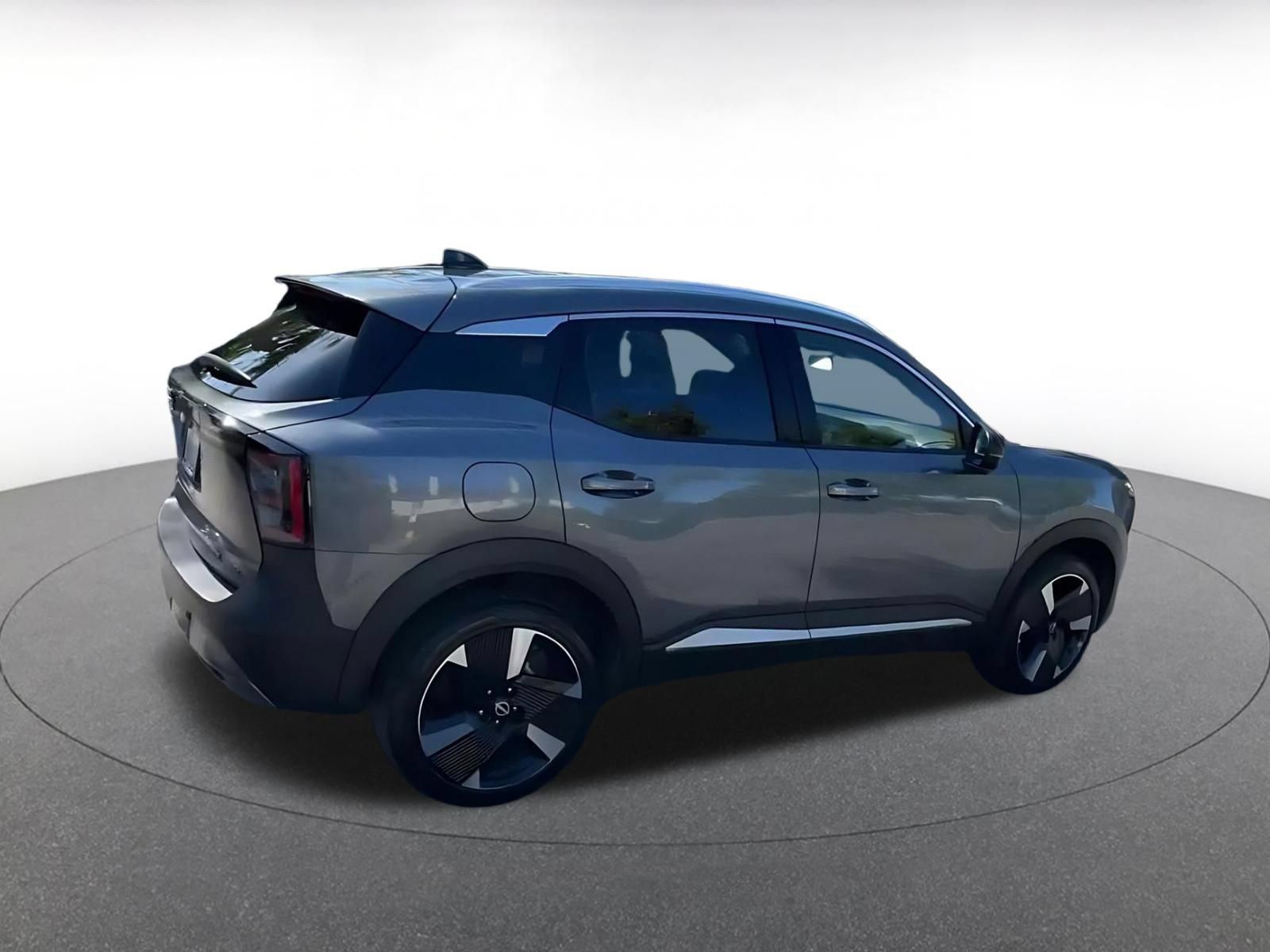 Used 2026 Nissan Kicks SR AWD/4WD image 14
