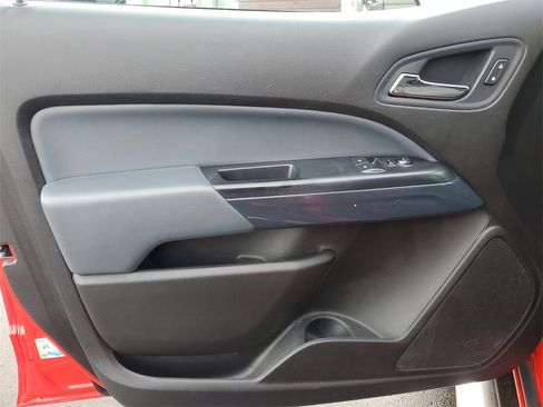 Used 2016 Chevrolet Colorado Z71 image 23