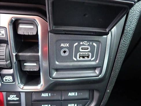 New 2025 Jeep Gladiator Sport AWD/4WD image 19