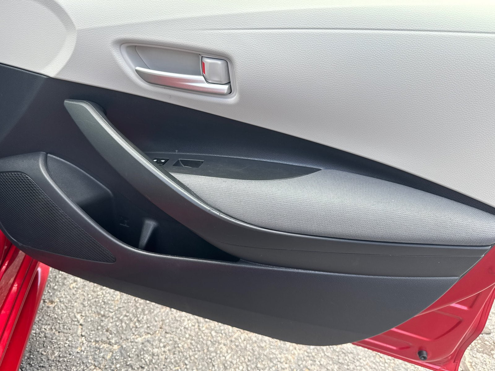 Used 2021 Toyota Corolla LE FWD image 15