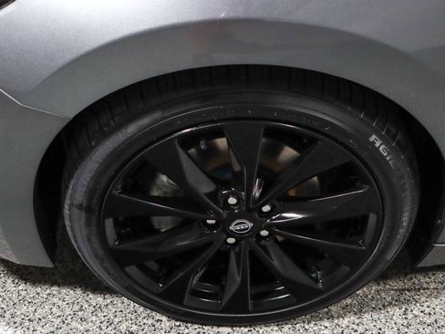 Used 2023 Nissan Maxima SR w/ Sport Mat Group FWD image 11