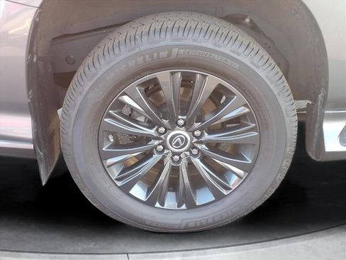 Used 2023 Lexus GX 460 Premium w/ Accessory Package image 24