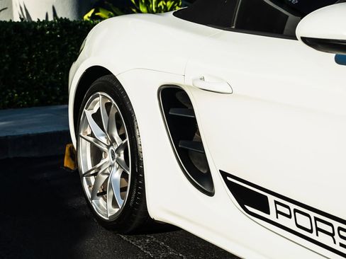 Used 2017 Porsche 718 Boxster RWD image 20