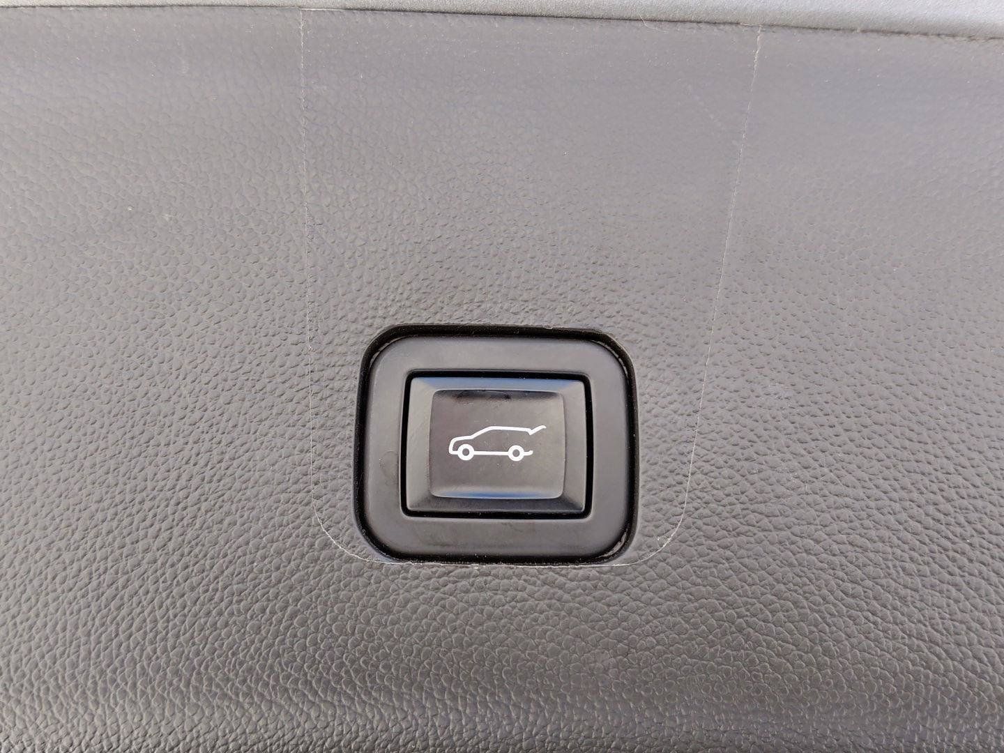Used 2023 Chevrolet Traverse LT w/ Rear Camera Mirror Package AWD/4WD image 24