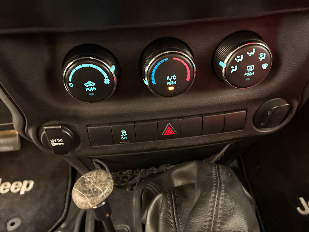 Used 2014 Jeep Wrangler Sport AWD/4WD image 16