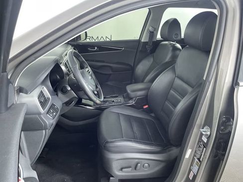Used 2019 Kia Sorento EX image 19