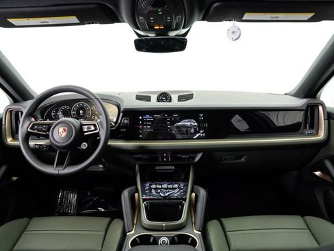 New 2026 Porsche Cayenne Coupe AWD/4WD image 21