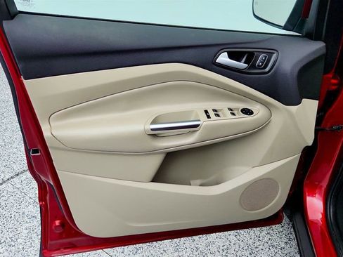 Used 2019 Ford Escape SEL image 11