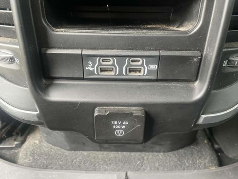 Used 2020 RAM 1500 Laramie AWD/4WD image 9