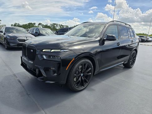 New 2026 BMW X7 M60i w/ Executive Package image 8