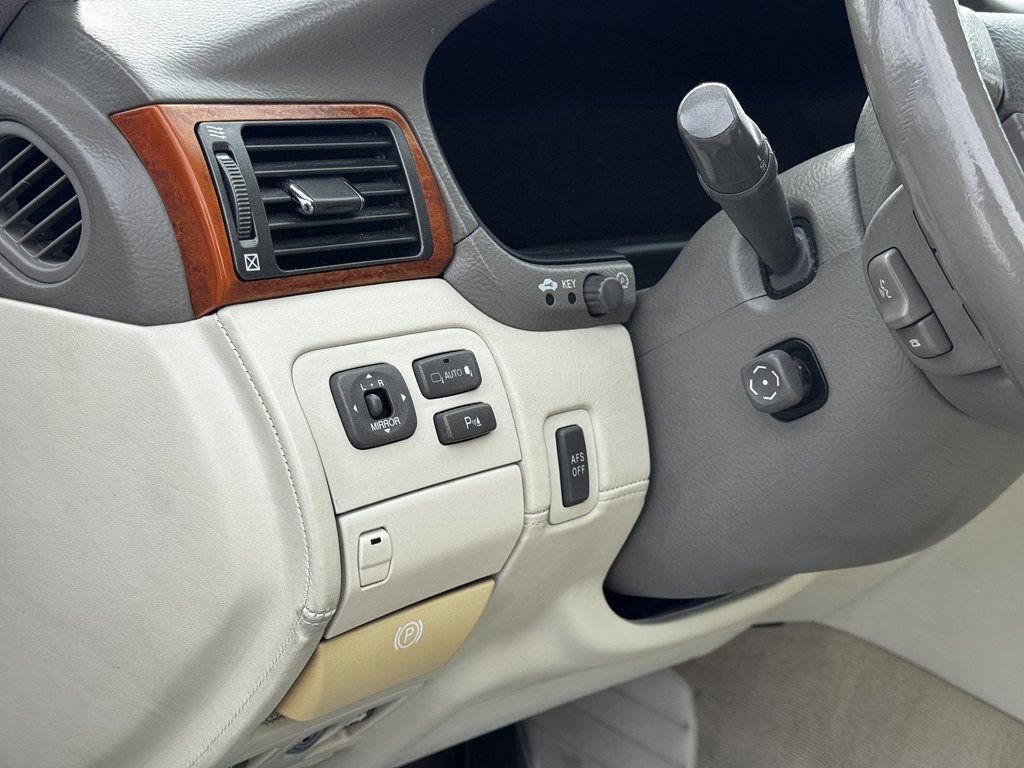 Used 2005 Lexus LS 430 w/ Ultra Luxury Pkg RWD image 10