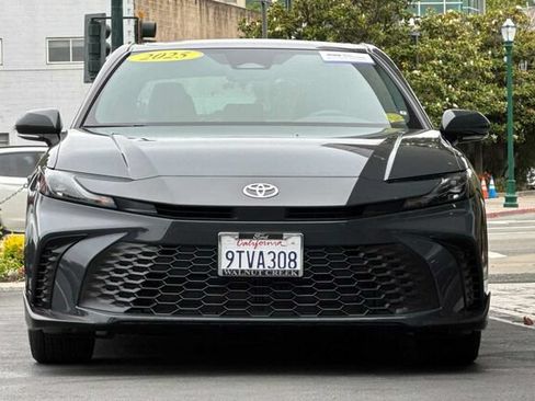 Used 2025 Toyota Camry SE w/ Convenience Package FWD image 9