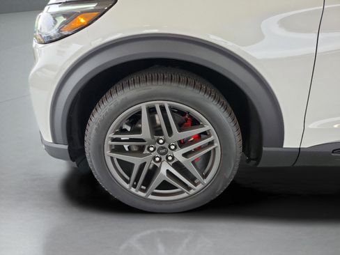 New 2025 Ford Explorer ST-Line w/ Premium Package image 9