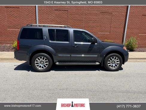 Used 2011 Nissan Pathfinder LE w/ Navigation Pkg AWD/4WD image 7