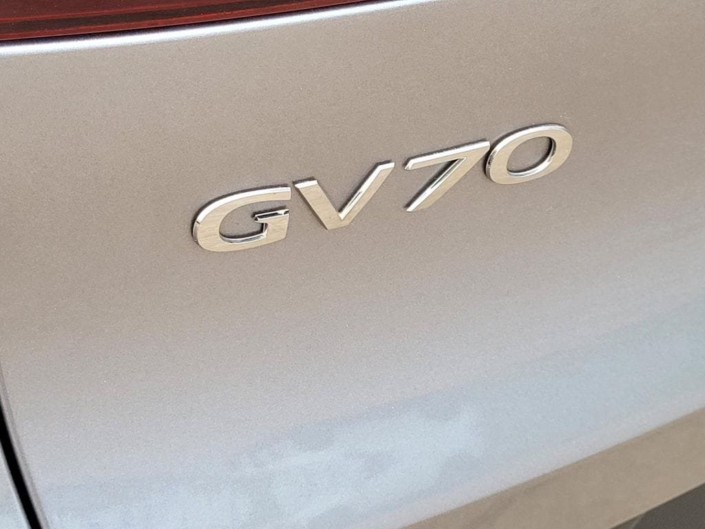Used 2022 Genesis GV70 3.5T Sport w/ Sport Prestige Package AWD/4WD image 8