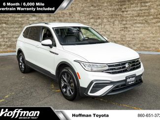 Used 2022 Volkswagen Tiguan SE image 1
