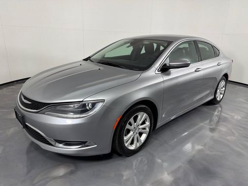 Used 2016 Chrysler 200 Limited FWD image 9