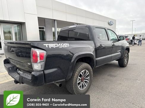 Used 2021 Toyota Tacoma TRD Sport w/ TRD Premium Sport Package AWD/4WD image 6