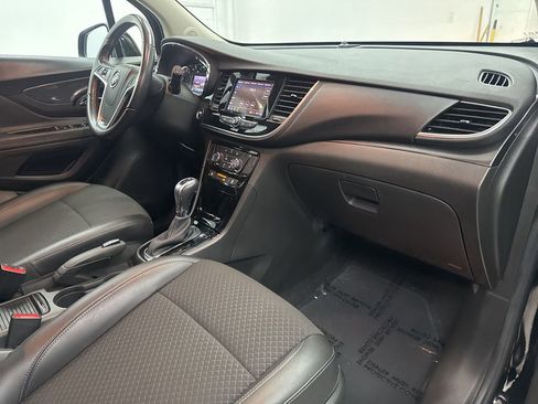 Used 2022 Buick Encore Preferred w/ Safety Package image 28