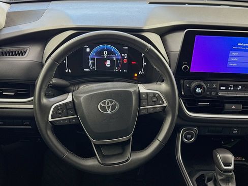Certified 2024 Toyota Grand Highlander AWD image 11