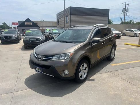 Used 2013 Toyota RAV4 XLE FWD image 4