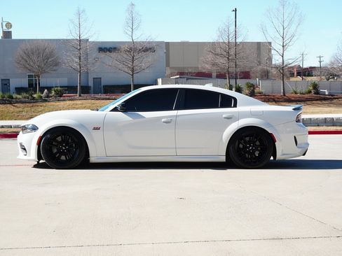 Used 2023 Dodge Charger Scat Pack image 2