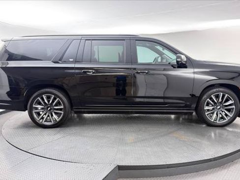 Used 2021 Cadillac Escalade ESV Sport Platinum RWD image 9