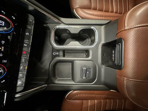 Certified 2025 GMC Sierra 2500 Denali Ultimate AWD/4WD image 40