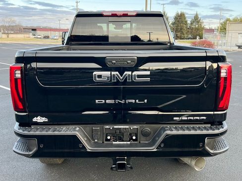 Used 2025 GMC Sierra 3500 Denali Ultimate image 13