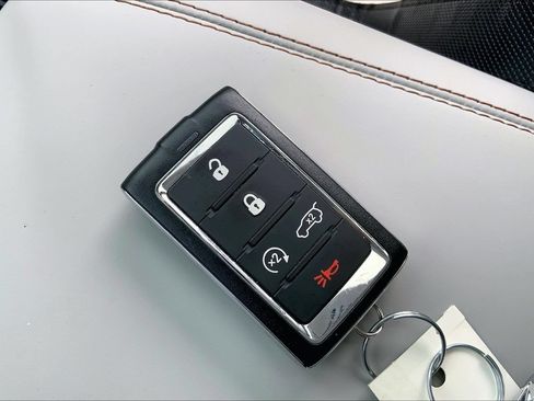 Used 2023 Jeep Grand Cherokee L Overland w/ Advanced Protech Group III AWD/4WD image 14