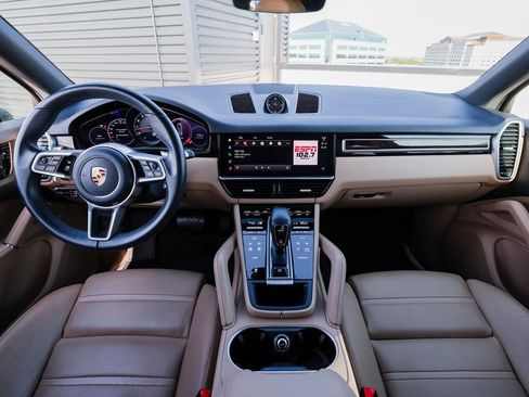 Certified 2023 Porsche Cayenne image 24